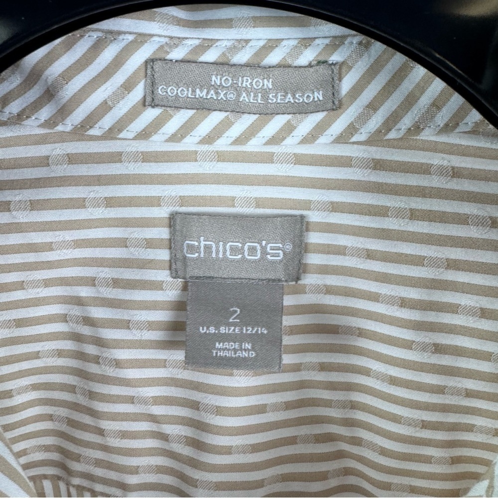 Chico’s No Iron Coolmax All Season Button Down Top Tan and White Size Large - Picture 2 of 7